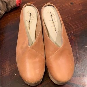 Free people clog